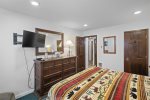 Mammoth Lakes Condo Rental Wildflower 61 - Master Bedroom with Walk-in Closet